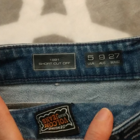 🌹Volcom "1991" high waisted cut off Jean shorts - Picture 4 of 6